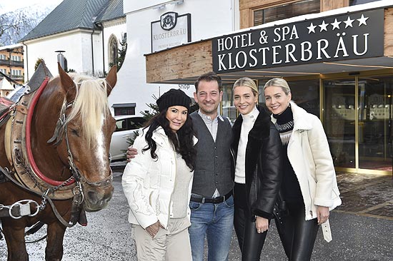 Mariella Ahrens, Alois Seyrling, Nina Meise mit Schwester Julia Meise Saison Opening (VIPs im Schnee) im Hotel und Spa Klosterbräu Seefeld in Tirol am 17.12.2019 ©Fotos: Copyright: Brauer Photos/Goran Nitschke